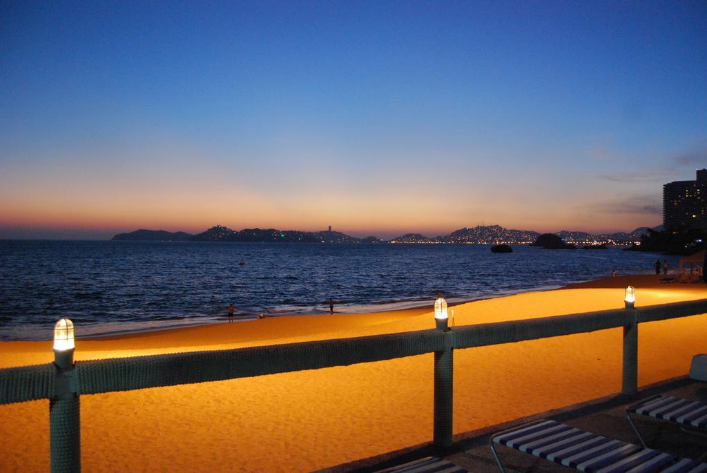 Hotel Acapulco Malibu Екстер'єр фото